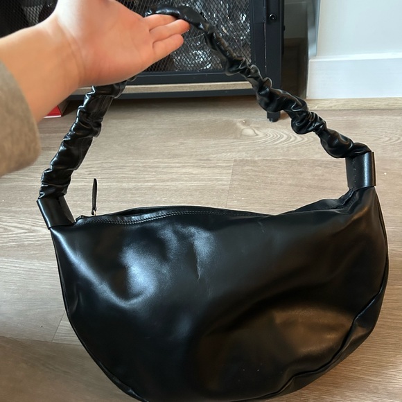 Amerai Italian Leather Large Crescent Hobo - Picture 3 of 4